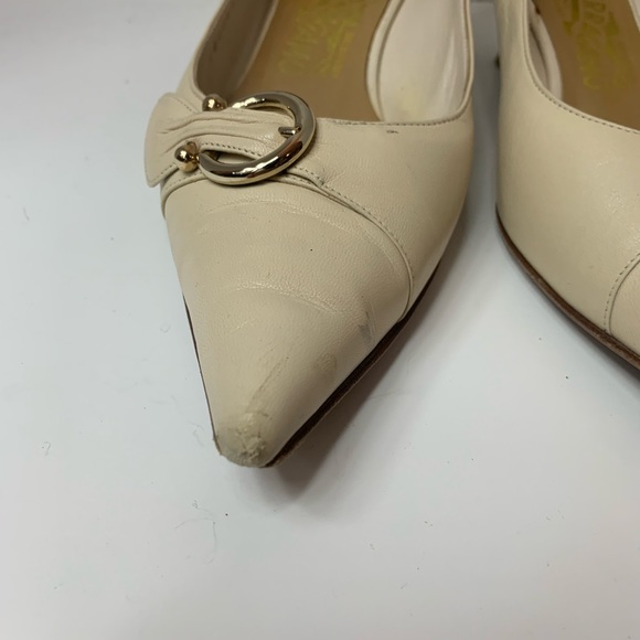 Vintage Ferragamo Made In Italy Cream Leather Pointed Toe Kitten Heels - Picture 3 of 9